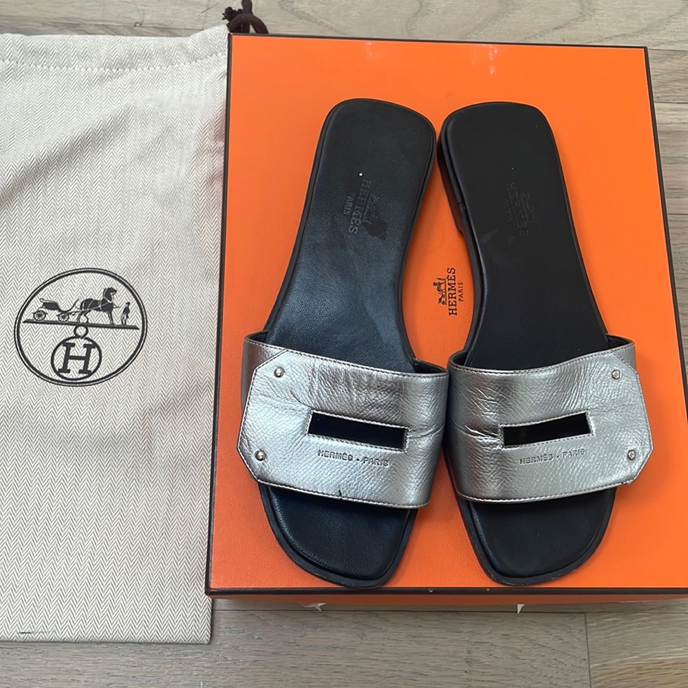 100% authentic Womens Hermes view sandal argent silver color 36.5